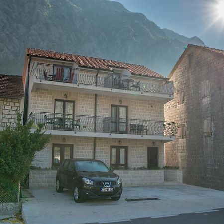 Apartments Marija Risan Εξωτερικό φωτογραφία
